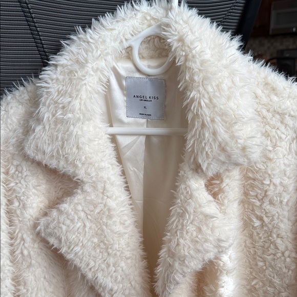 Angel Kiss Cream Teddy Jacket - Picture 3 of 13